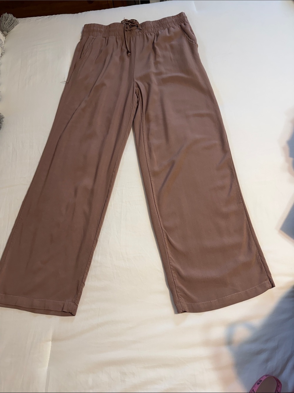 Relaxed Wide-Leg Drawstring Pants in Mauve